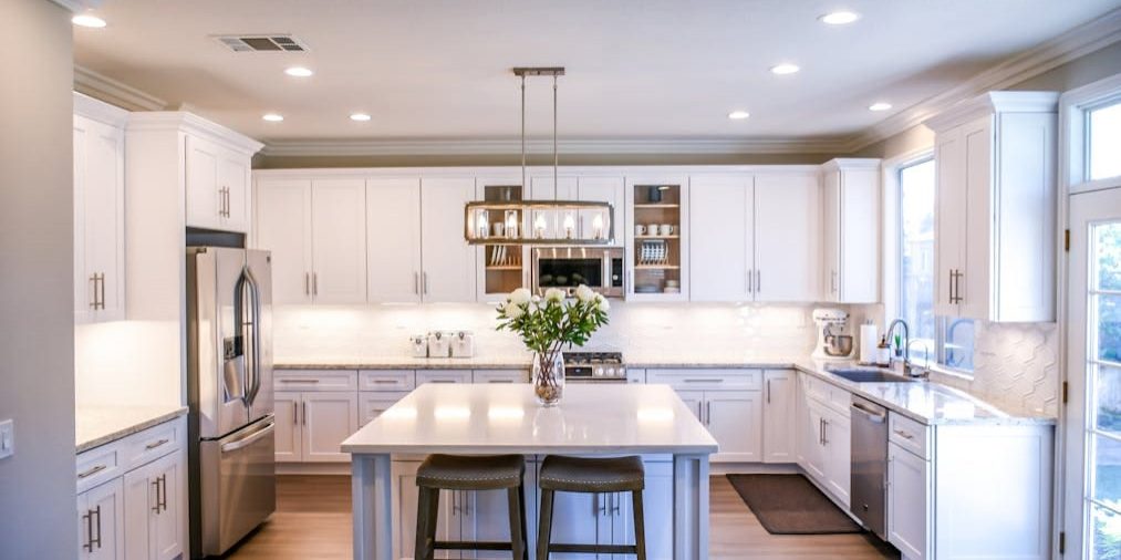 professional-cabinet-refinishing-blog professional cabinet refinishing